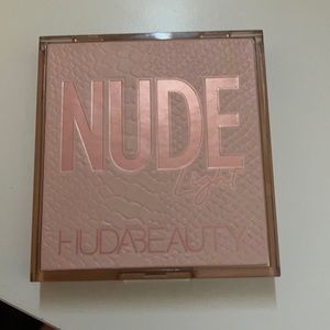NEW Hudabeauty eyeshadow